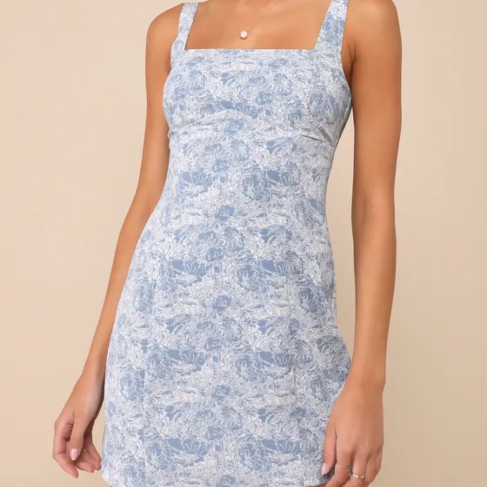 Lulu's Blue and White Floral Print Dress NWOT SIZE m
